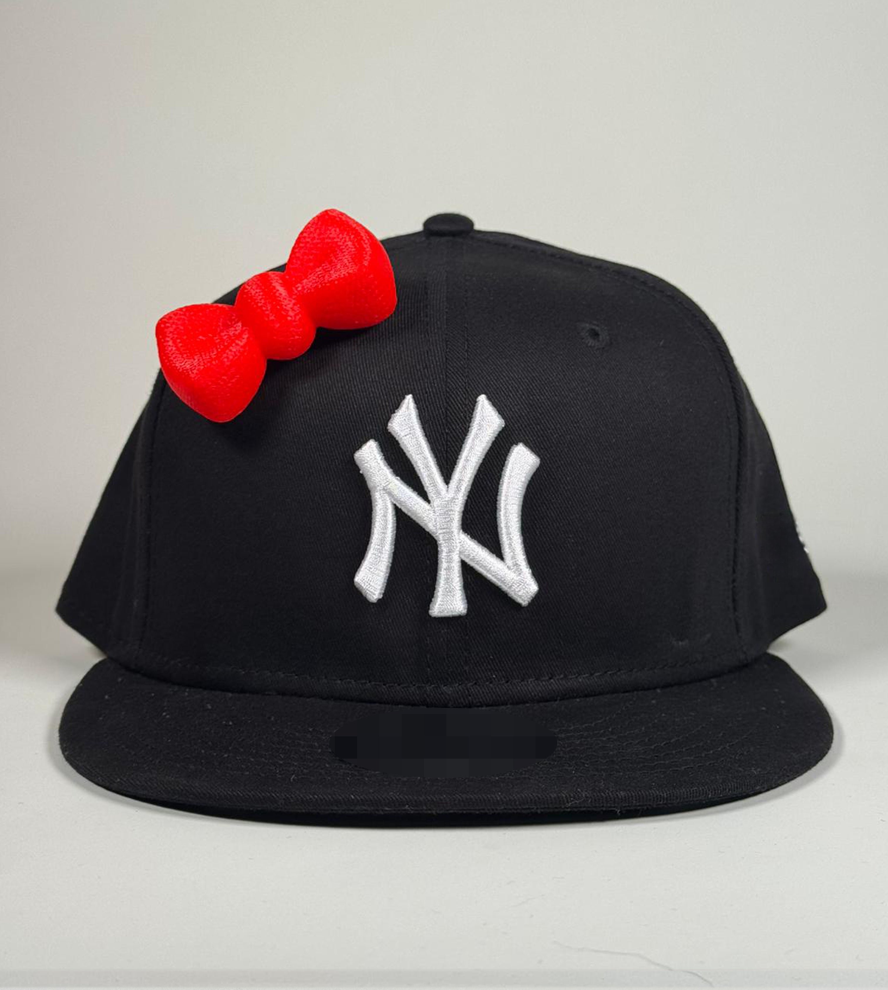CAP PINS / RED BOW