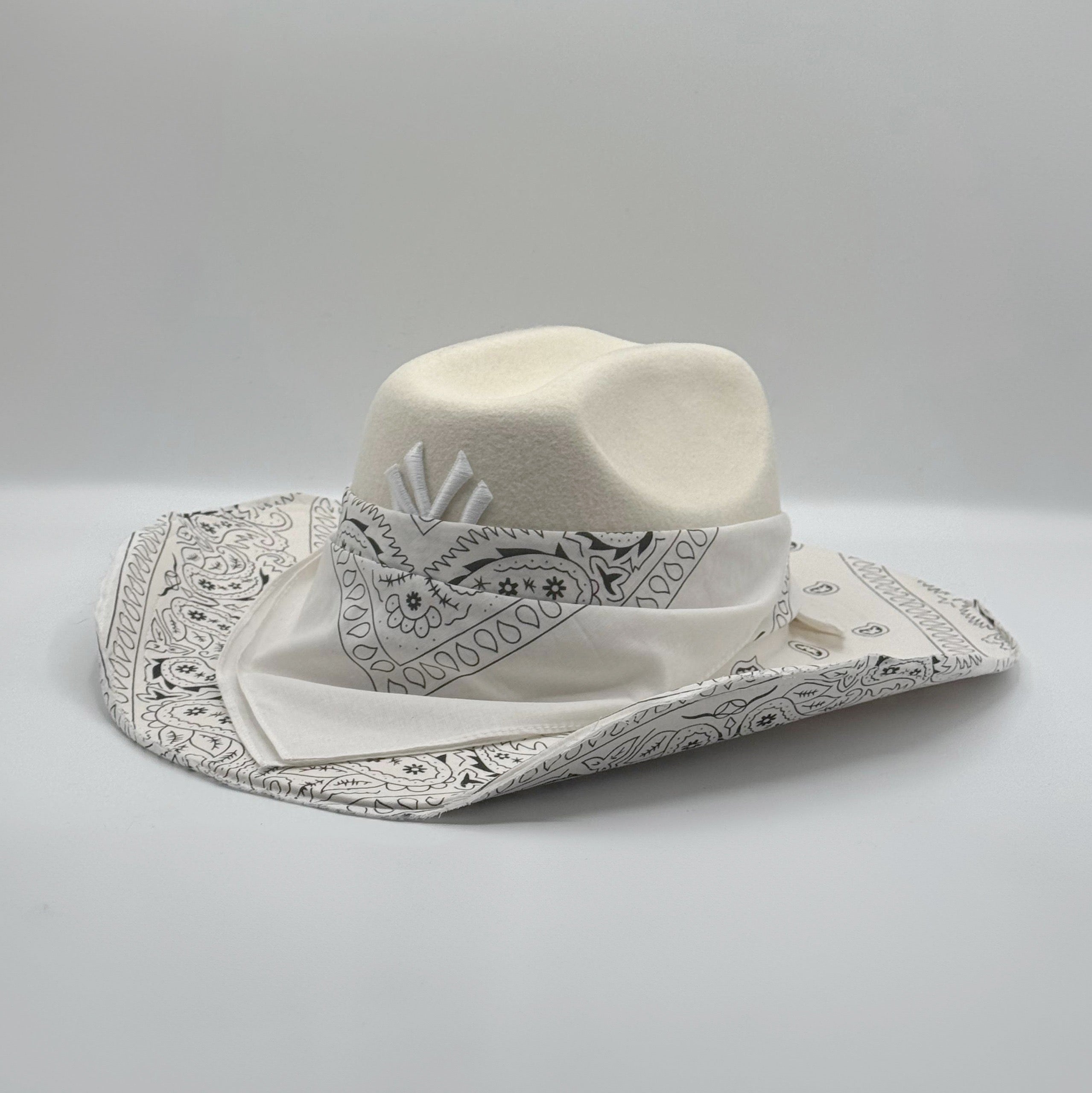 Custom Cowboy Hat / White   / Bandana
