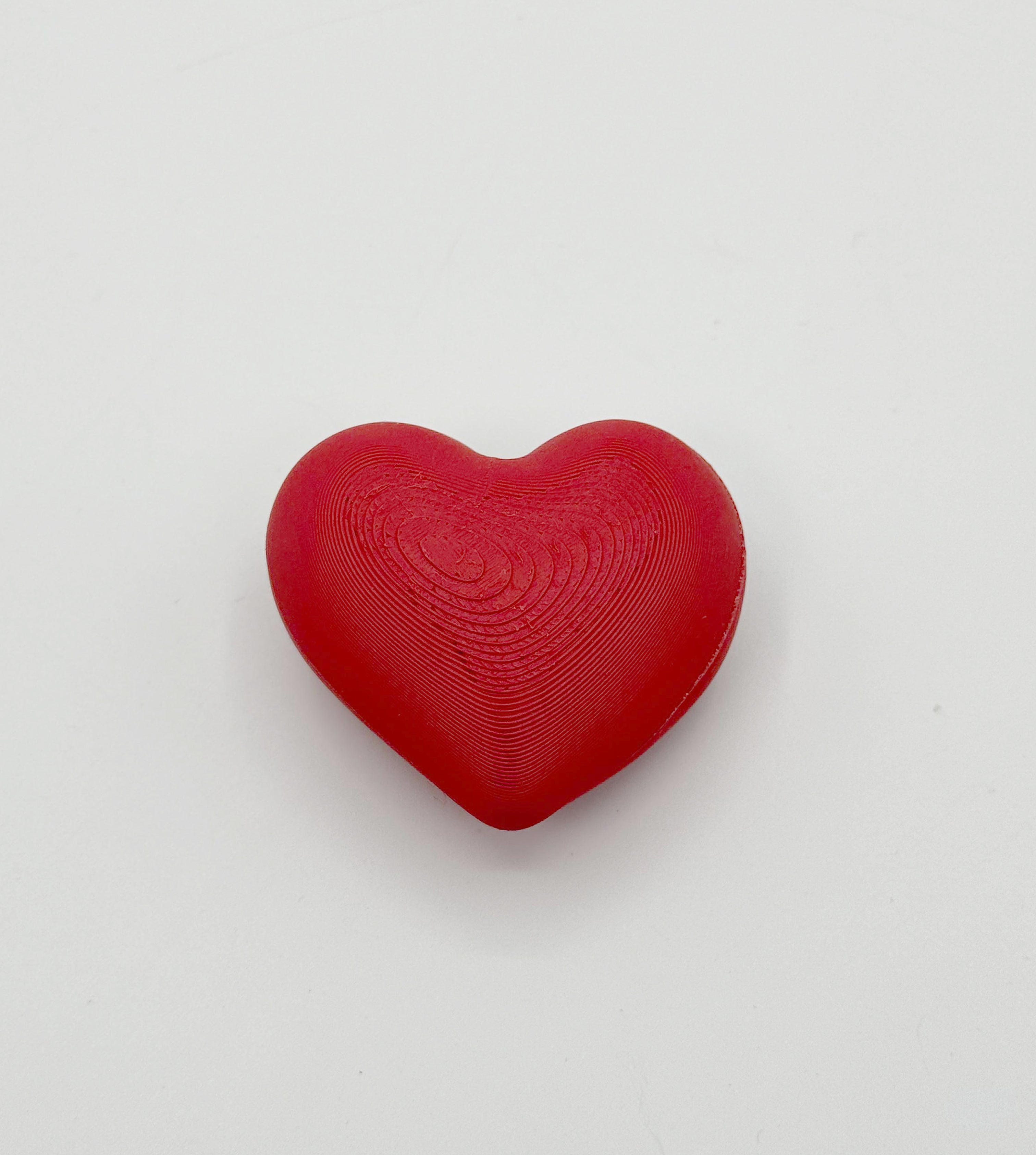 CAP PINS / HEART RED