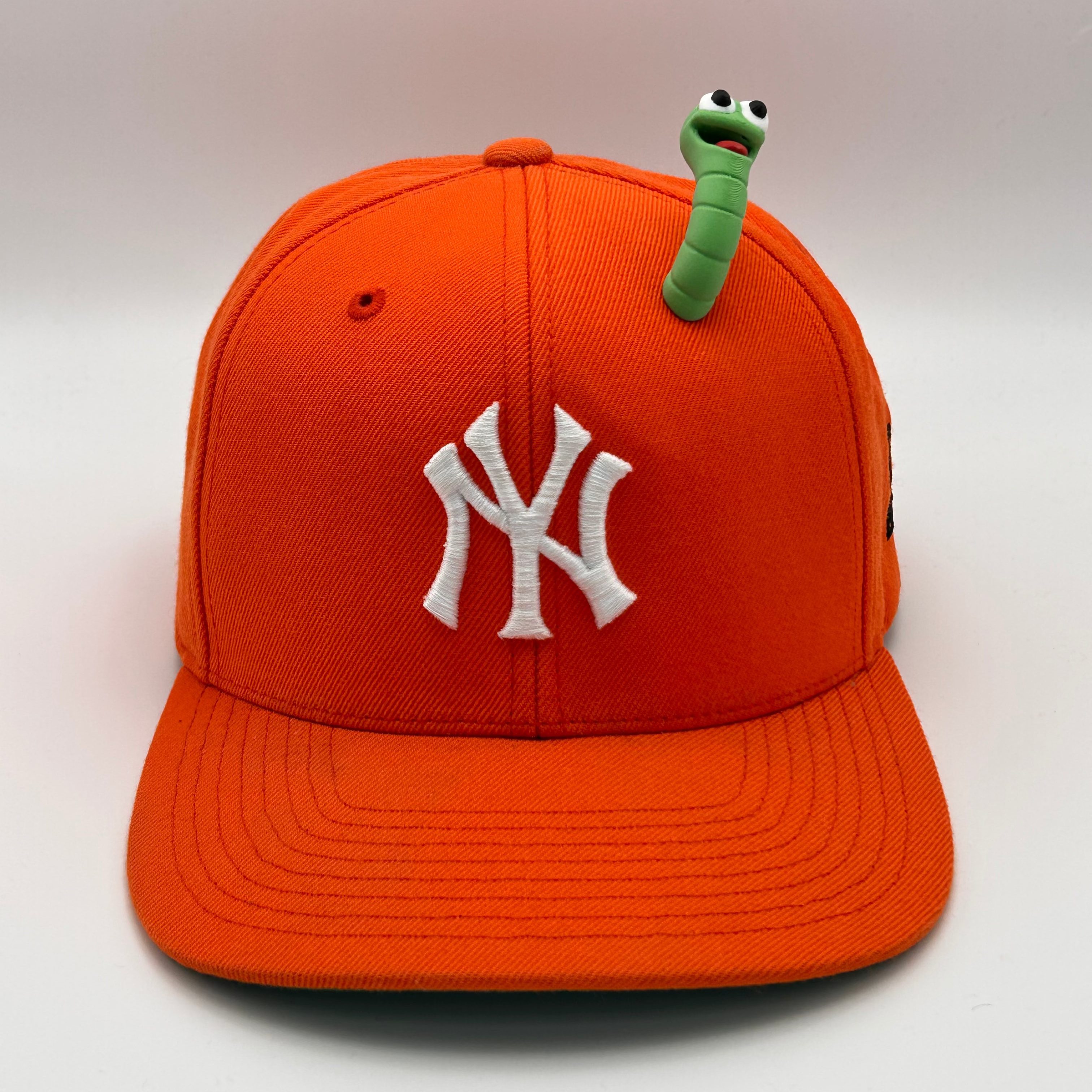 CAP PINS / GREEN WORM - PREORDER
