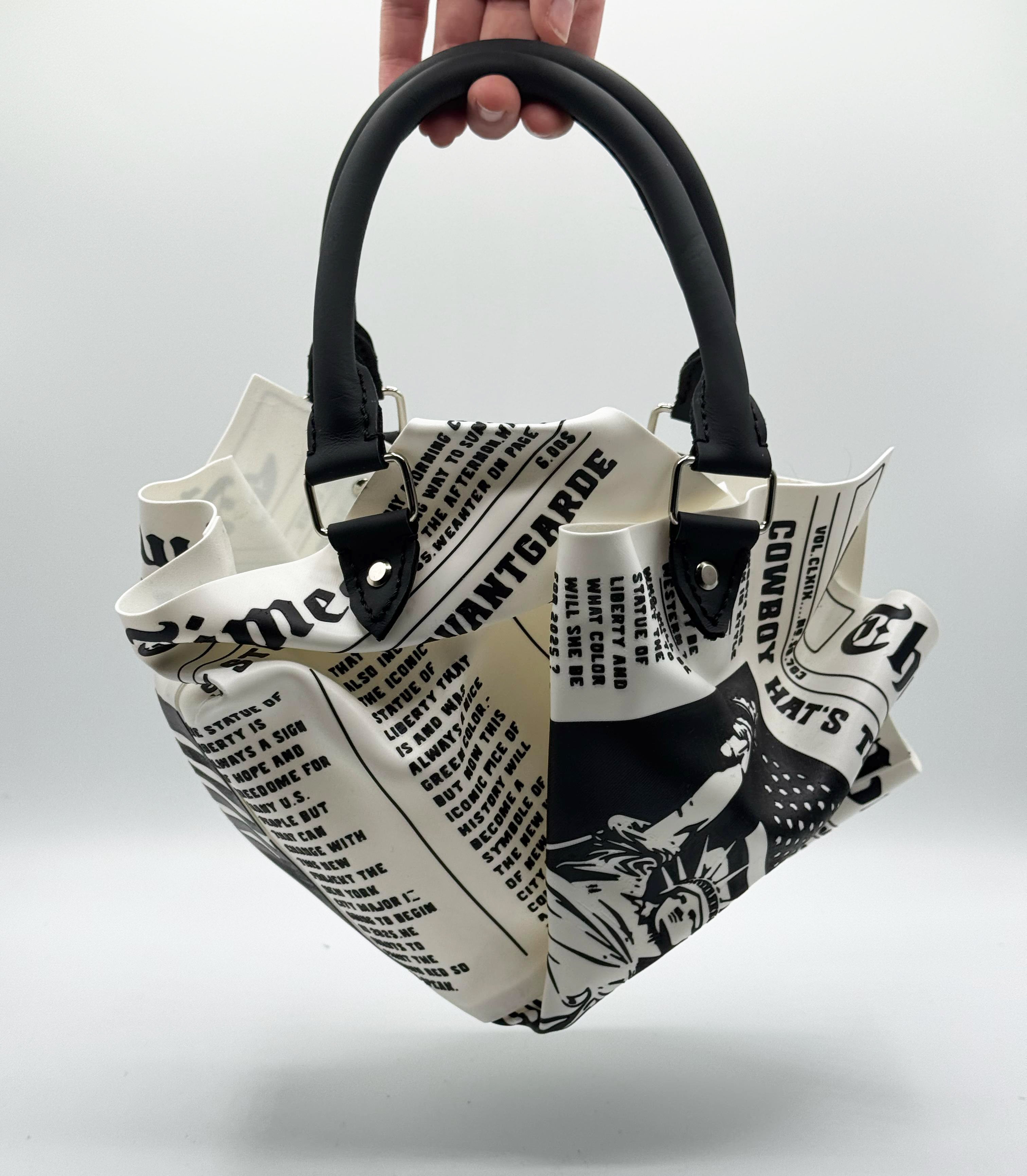 New York Times / Bag / Black Handels