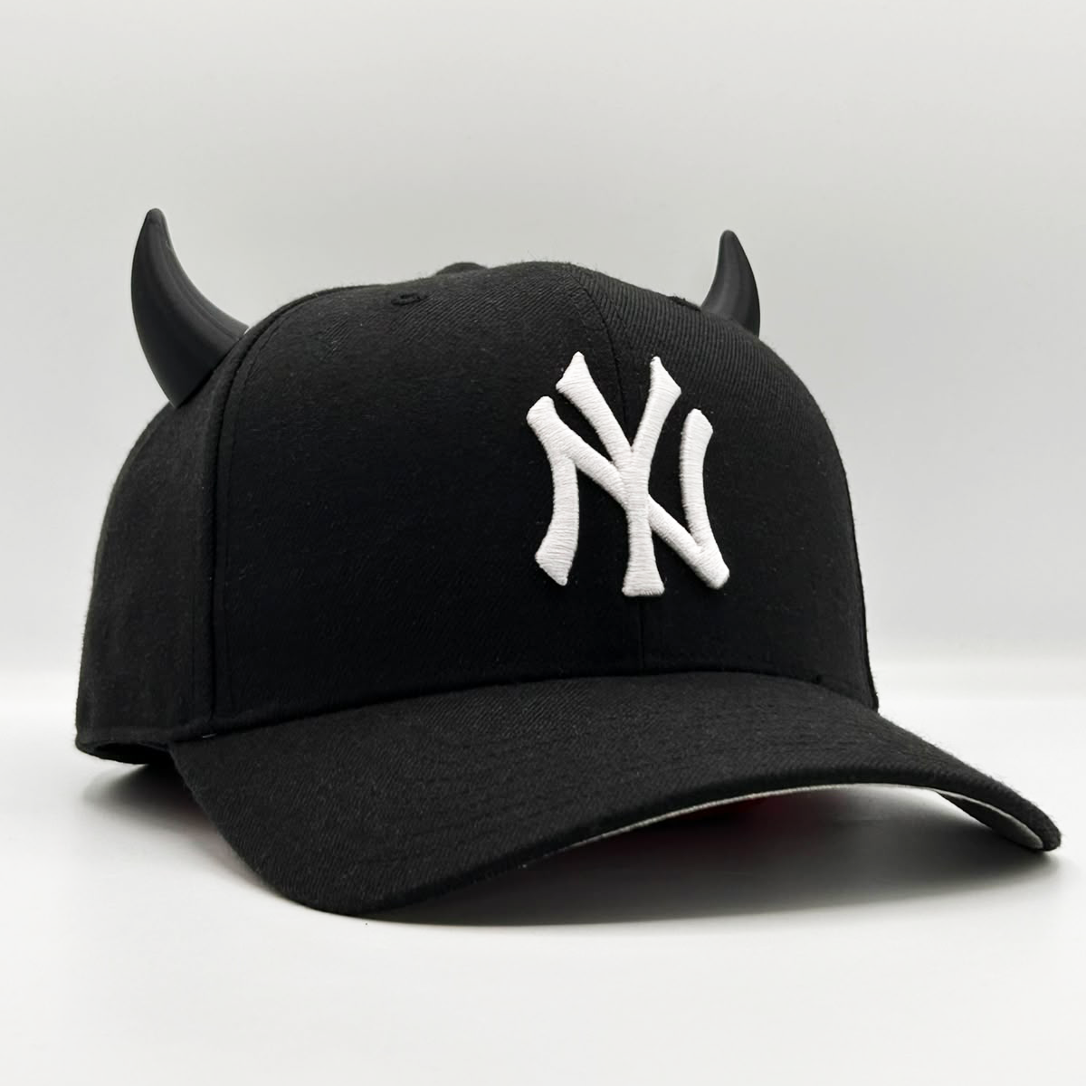 CAP PINS / DEVILS HORNS - BLACK